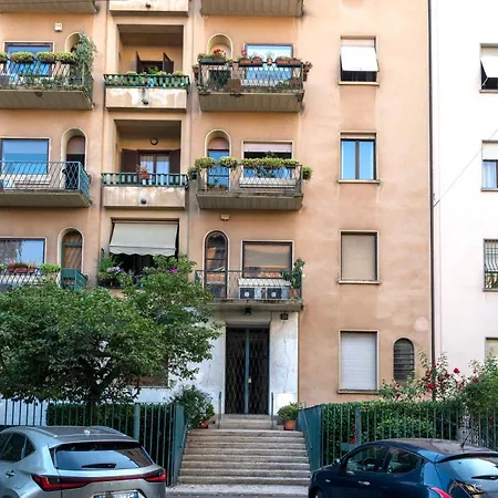 Dream Suites Milano Dateo-3